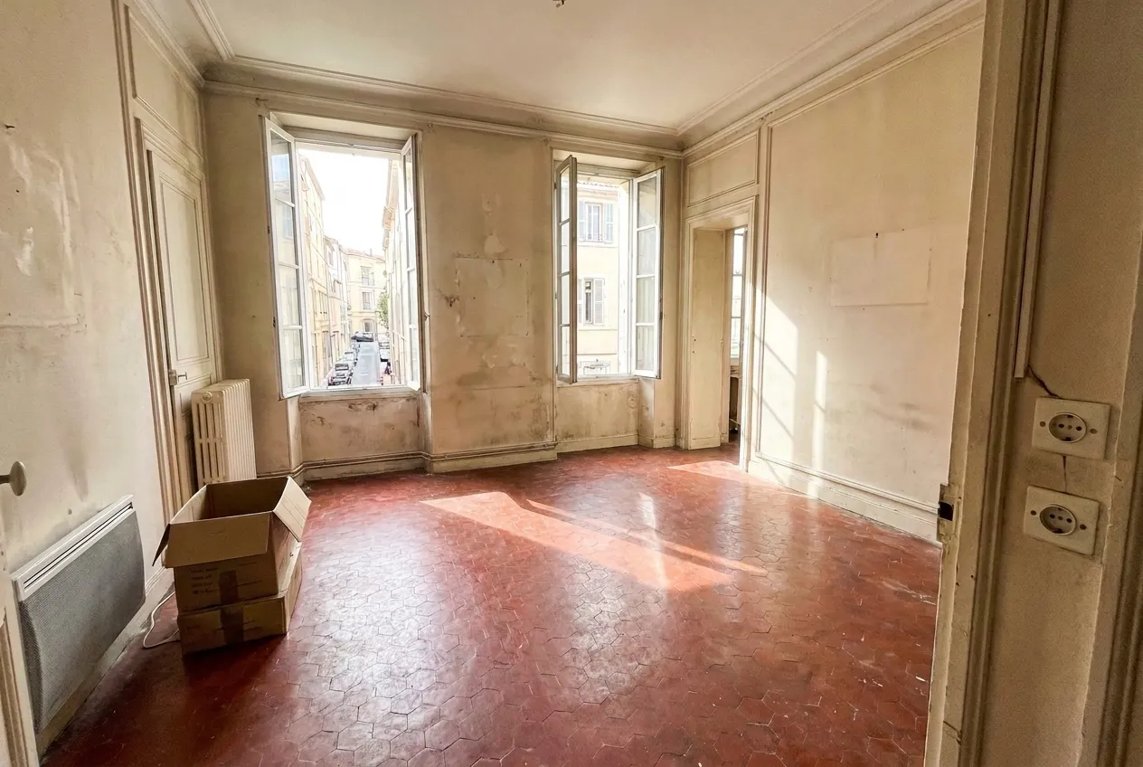 T3 sous les toits d'un trois-fenêtres, près de La Plaine, après le débarras
